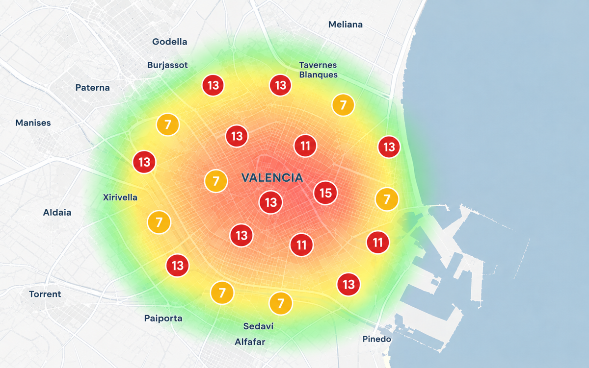 Mapa de calor de posicionamiento en Google Maps para 'abogado extranjería Valencia' antes de la optimización SEO, con posiciones mayoritariamente entre 11 y 15 en la zona metropolitana